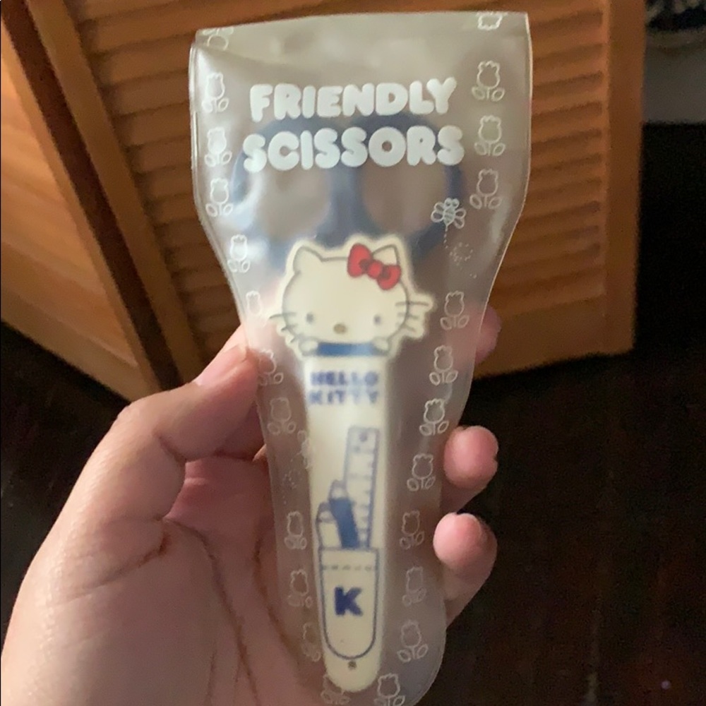 COPY - Sanrio HELLO KITTY 💗friendly scissors 1976